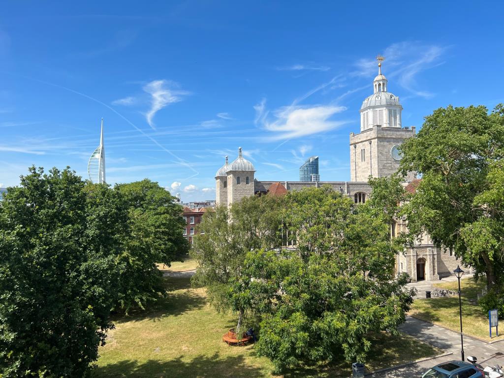 Lot: 28 - FIVE STOREY FREEHOLD FORMER RESTAURANT AND BAR WITH LIVING ACCOMMODATION - View of Portsmouth Cathedral from Former Restaurant for sale at auction
